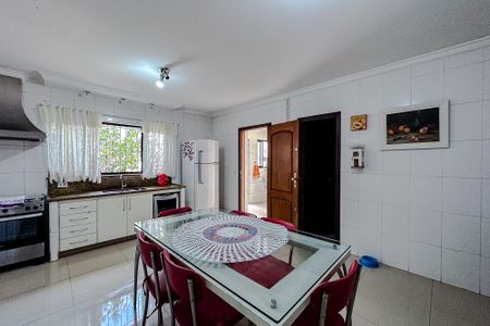 Apartamento à venda com 238m², 6 quartos e 4 vagasCozinha