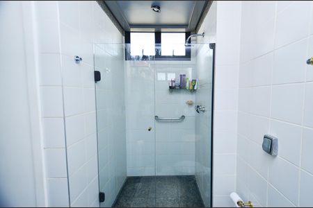 Apartamento à venda com 328m², 4 quartos e 3 vagasBanheiro da Suíte 1