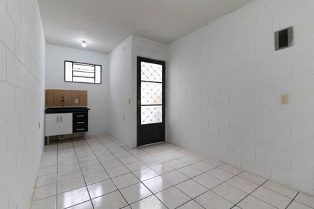 Sala/Cozinha de casa para alugar com 1 quarto, 25m² em Vila das Merces, São Paulo