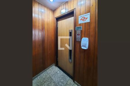 Apartamento à venda com 72m², 2 quartos e 1 vagaÁrea comum