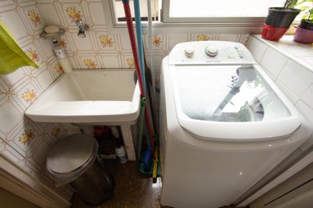 Apartamento à venda com 72m², 2 quartos e 1 vagaÁrea de Serviço