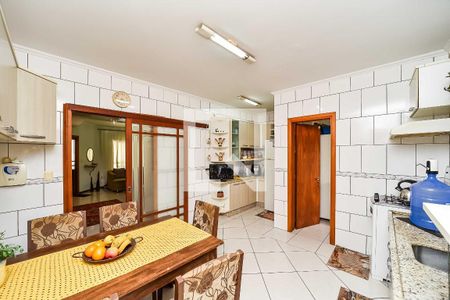 Casa à venda com 249m², 3 quartos e 3 vagas