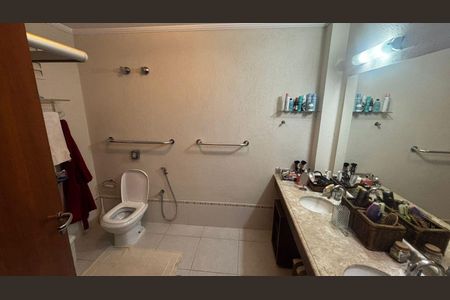 Apartamento à venda com 190m², 3 quartos e 2 vagasBanheiro Social