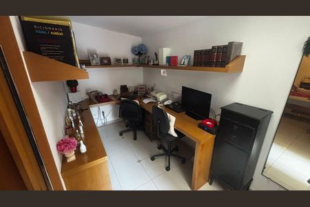 Apartamento à venda com 190m², 3 quartos e 2 vagasEscritório