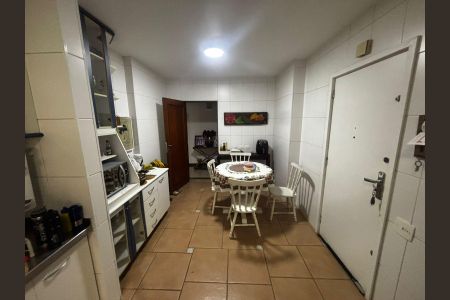 Apartamento à venda com 190m², 3 quartos e 2 vagasCozinha