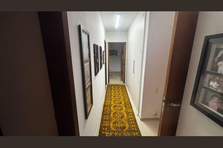 Apartamento à venda com 190m², 3 quartos e 2 vagasCorredor