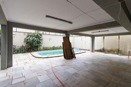 Casa à venda com 540m², 4 quartos e 4 vagasQuintal