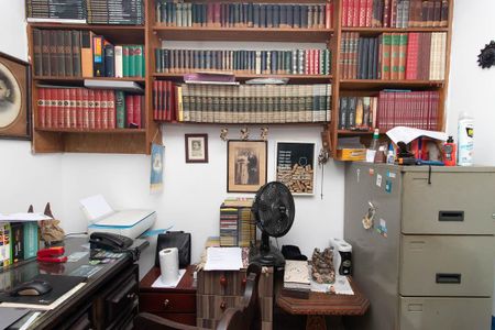 Casa à venda com 540m², 4 quartos e 4 vagasEscritório