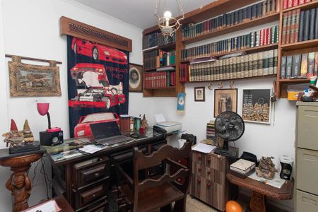 Casa à venda com 540m², 4 quartos e 4 vagasEscritório