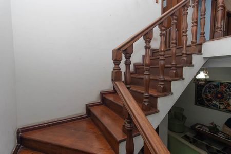 Casa à venda com 540m², 4 quartos e 4 vagasEscada