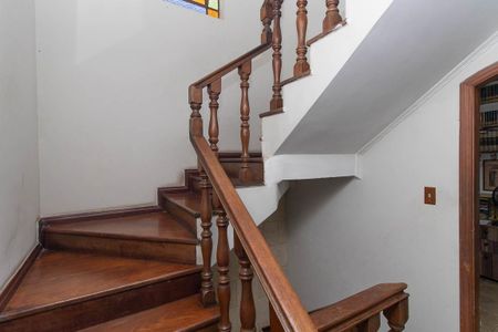 Casa à venda com 540m², 4 quartos e 4 vagasEscada