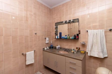 Casa à venda com 540m², 4 quartos e 4 vagasBanheiro da Suíte 2