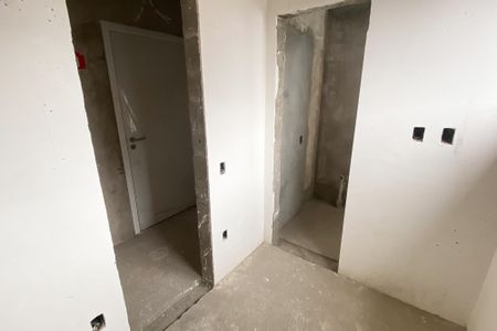 Apartamento à venda com 340m², 4 quartos e 4 vagas Apartamento à venda com 340m², 4 quartos e 4 vagasQuarto de Serviço
