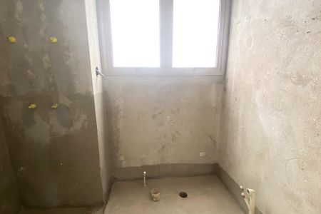 Apartamento à venda com 340m², 4 quartos e 4 vagas Apartamento à venda com 340m², 4 quartos e 4 vagasBanheiro da Suíte 4