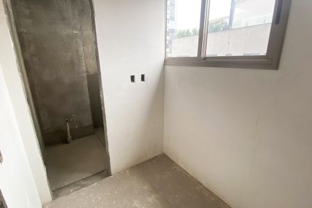 Apartamento à venda com 340m², 4 quartos e 4 vagas Apartamento à venda com 340m², 4 quartos e 4 vagasQuarto de Serviço