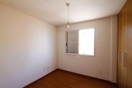 Apartamento à venda com 135m², 4 quartos e 2 vagasQuarto 2