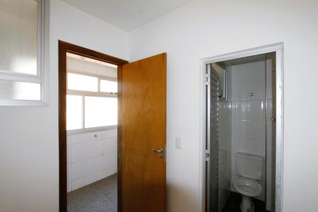 Apartamento à venda com 135m², 4 quartos e 2 vagasQuarto de Serviço
