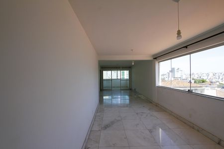 Apartamento à venda com 135m², 4 quartos e 2 vagasSala