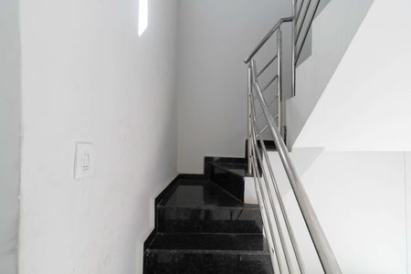 Casa à venda com 242m², 3 quartos e 4 vagasEscada