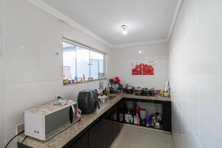 Casa à venda com 242m², 3 quartos e 4 vagasCozinha