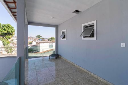 Casa à venda com 242m², 3 quartos e 4 vagasVaranda da suíte 1