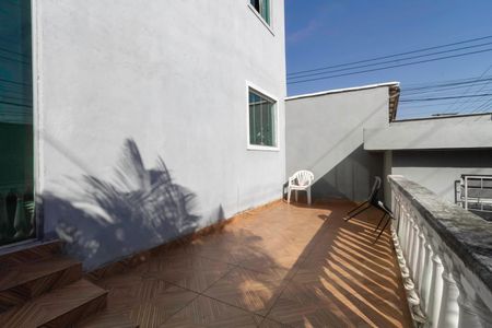 Casa à venda com 242m², 3 quartos e 4 vagasVaranda