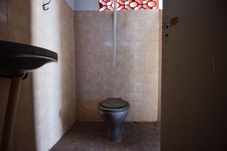 Casa à venda com 360m², 2 quartos e 5 vagasTerraço - Banheiro