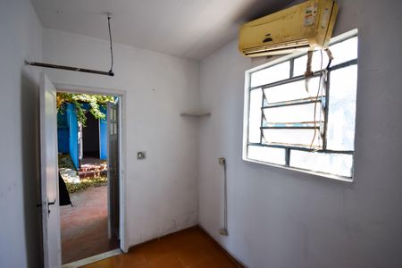 Casa à venda com 360m², 2 quartos e 5 vagasQuarto de Serviço