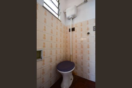 Casa à venda com 360m², 2 quartos e 5 vagasBanheiro de Serviço