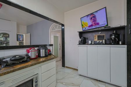 Apartamento à venda com 130m², 4 quartos e 2 vagas Apartamento à venda com 130m², 4 quartos e 2 vagasCozinha