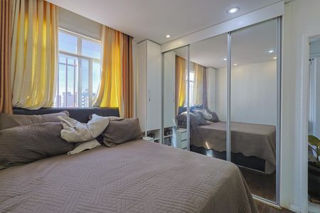 Apartamento à venda com 130m², 4 quartos e 2 vagas Apartamento à venda com 130m², 4 quartos e 2 vagasSuíte