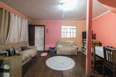 Sala de casa à venda com 2 quartos, 88m² em Vila Carmosina, São Paulo