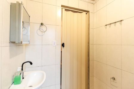 Casa à venda com 88m², 2 quartos e 1 vaga Casa à venda com 88m², 2 quartos e 1 vagaBanheiro