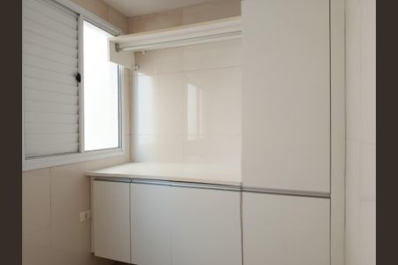 Apartamento à venda com 80m², 2 quartos e 2 vagasÁrea de serviço