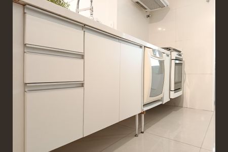 Apartamento à venda com 80m², 2 quartos e 2 vagasCozinha