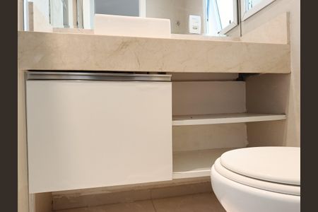 Apartamento à venda com 80m², 2 quartos e 2 vagasBanheiro suíte 2