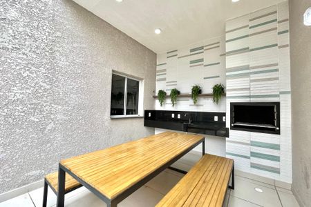 Apartamento à venda com 55m², 2 quartos e sem vagaÁrea comum - Churrasqueira