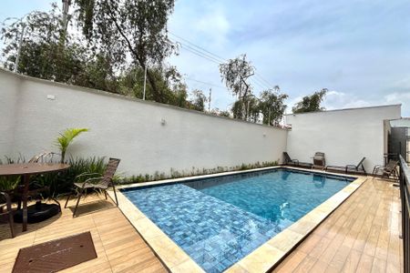 Apartamento à venda com 55m², 2 quartos e sem vagaÁrea comum - Piscina