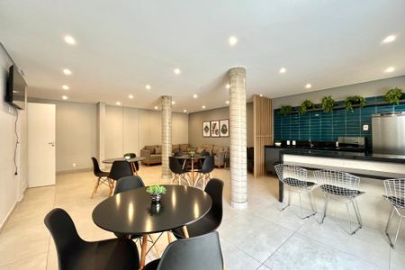 Apartamento à venda com 55m², 2 quartos e sem vagaÁrea comum - Salão de festas