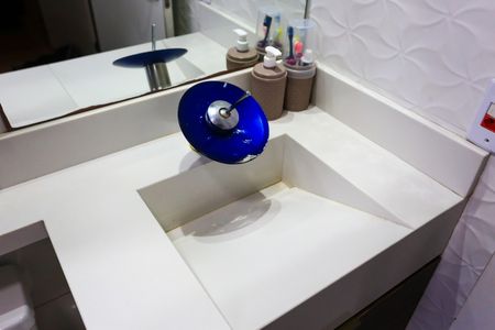 Apartamento à venda com 42m², 2 quartos e 1 vaga Apartamento à venda com 42m², 2 quartos e 1 vagaBanheiro Social