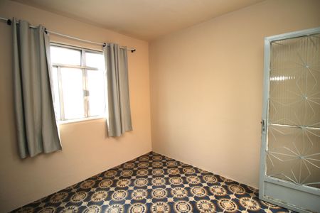 Sala de apartamento para alugar com 1 quarto, 36m² em Cordovil, Rio de Janeiro
