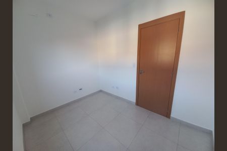 Quarto 2 de apartamento para alugar com 2 quartos, 48m² em Vila Voturuá, São Vicente