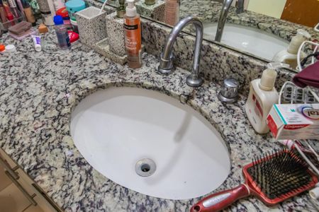 Apartamento à venda com 82m², 3 quartos e 1 vaga Apartamento à venda com 82m², 3 quartos e 1 vagaBanheiro Social