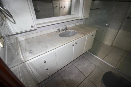 Apartamento para alugar com 151m², 3 quartos e 2 vagas Apartamento para alugar com 151m², 3 quartos e 2 vagasBanheiro da Suíte 2