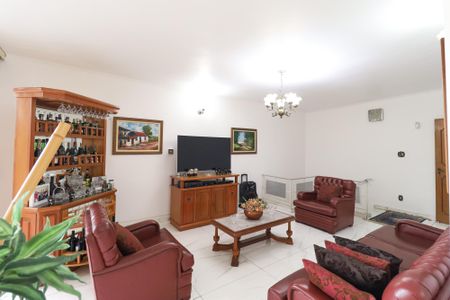 Casa à venda com 196m², 5 quartos e 5 vagasSala