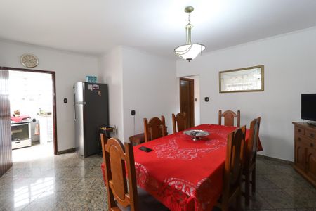 Casa à venda com 196m², 5 quartos e 5 vagasCopa