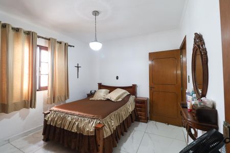 Casa à venda com 196m², 5 quartos e 5 vagasSuíte