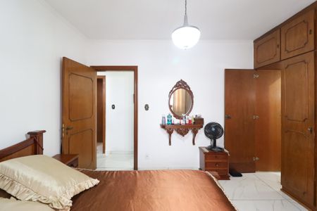 Casa à venda com 196m², 5 quartos e 5 vagasSuíte