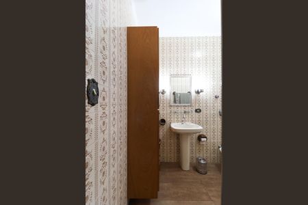 Casa à venda com 196m², 5 quartos e 5 vagasBanheiro da Suíte