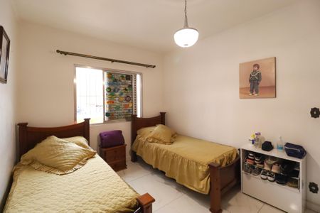 Casa à venda com 196m², 5 quartos e 5 vagasQuarto